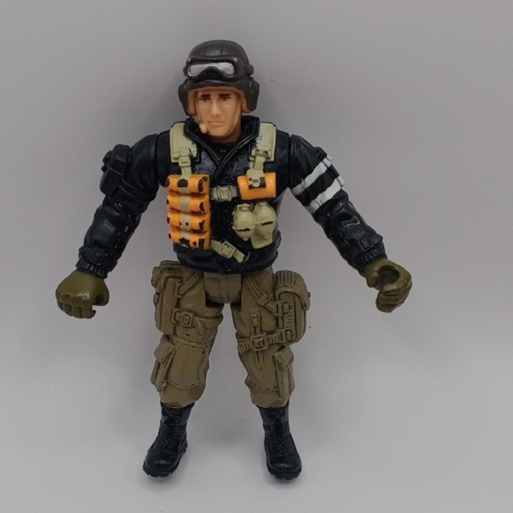 Black and Tan Tactical Action Figure Playset